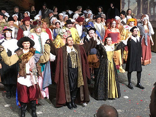 Schlussapplaus: Die Spieler aus der Geschichte