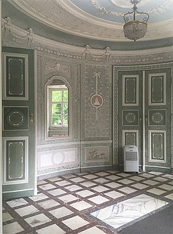 Blick in den Innenraum des Englischen Pavillons