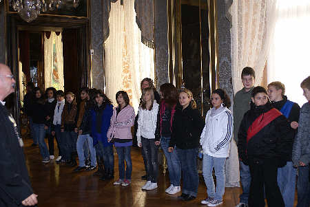 Sch�ler der Klasse 7c der Gottlieb-Daimler-Realschule im Festsaal des Alten Corps de Logis imm Schloss Ludwigsburg