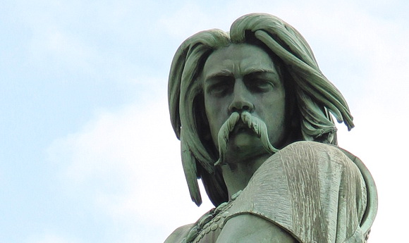 Statue des Vercingetorix, Großaufnahme