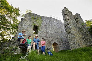Picknick bei der Ruine Homburg. Bildnachweis: Kuhnle&Knödler