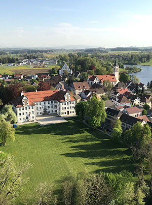 Ein weiterer Neuzugang im Jahr 2020, das Neue Schloss Kisslegg, reiht sich mit seinem grosszügigen Park in die Riege der Schlossparks ein. Bild: Netzwerk Bodenseegärten