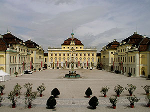 Schloss Ludwigsburg, Schlosshof mit Altem Corps de Logis