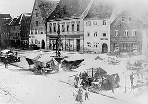 Neumarkt: Am Unteren Markt in alter ZeitQuelle: (c) Heinrich Negative, Stadtarchiv