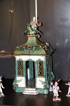 Chinesischer Teepavillon. Manufaktur Frankenthal. Schlossmuseum Mannheim. Foto: kulturer.be