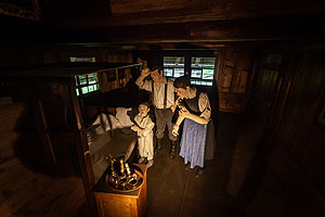 Die letzte Reise: In seiner Sonderführung am Sonntag, den 23. Oktober, spricht Pfarrer Hans-Michael Uhl über das Sterben in früheren Zeiten. Foto: Schwarzwälder Freilichtmuseum Vogtsbauernhof, Hans-Jörg Haas