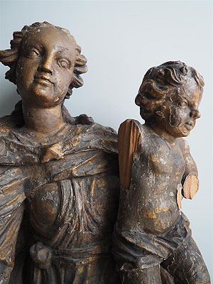Madonna mit Kind, Holz, Bemalungs- und Vergoldungsfragmente, 18. Jahrhundert.