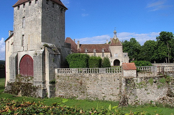 Epoisses, westlicher Torturm